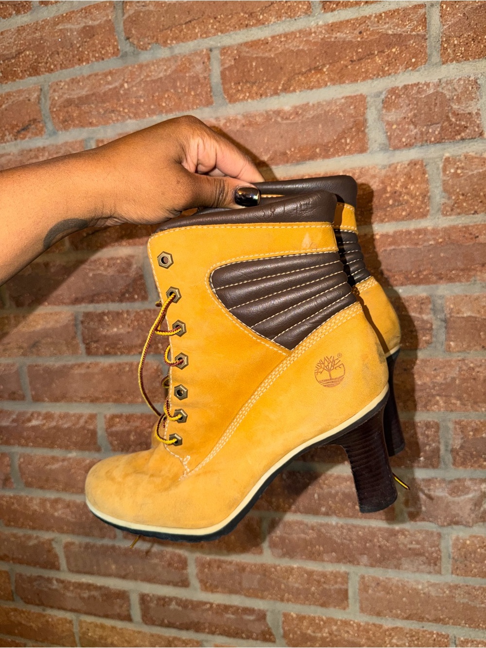 Timberland Women's Wheat Suede Lace-Up Heeled Boots with Brown Collar